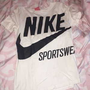 Nike tee